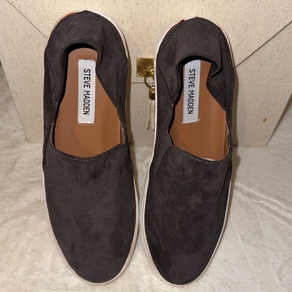 Steven Madden Fayna Slip-On Sneaker Suede - Picture 3 of 5